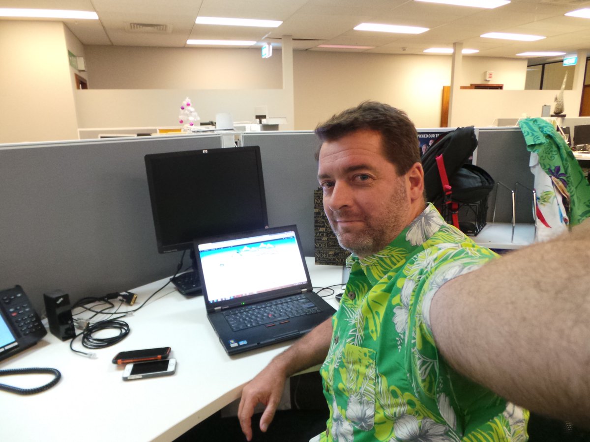 BenAylett's tweet photo. All prepped and ready for my last regular #Techtonight for 2015 @6PR with @chrisiperth and @RadioRoaming. https://t.co/lopX1WVMCS