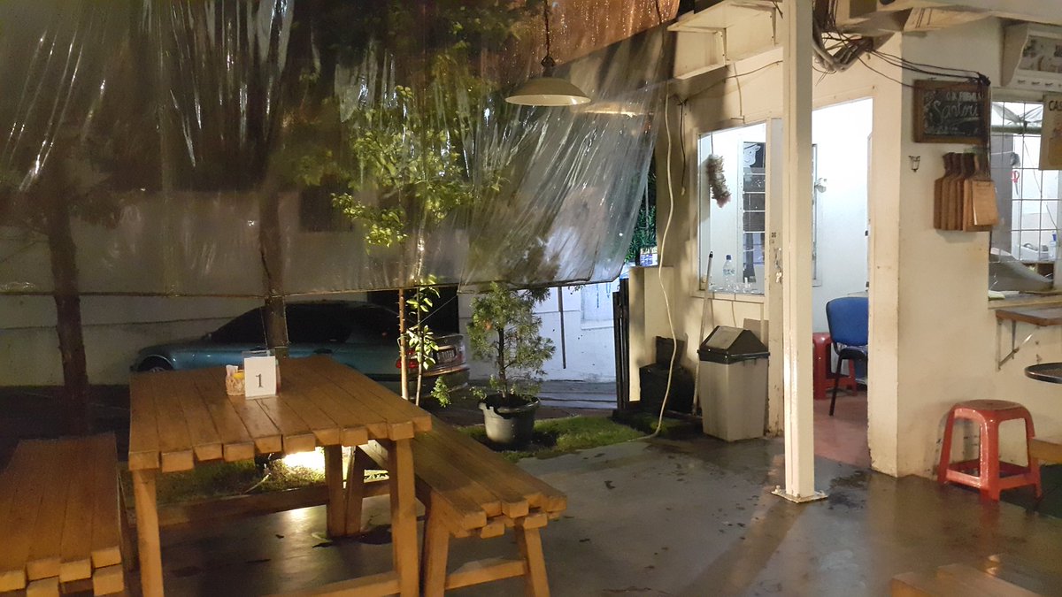 Cozy at Happy Cow Steak, jl.Dago Bandung.
Lots of promo and discount