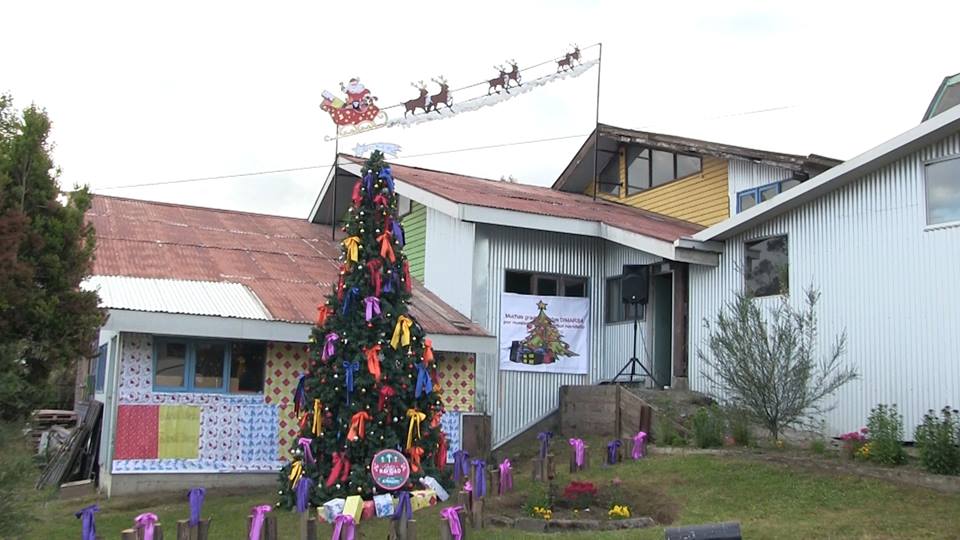 COMUNIDAD EDUCATIVA D ESCUELA PELLUCO INSTALÓ HERMOSO PESEBRE Y ÁRBOL NAVIDEÑO #PuertoMontt facebook.com/gervoyparedes/…