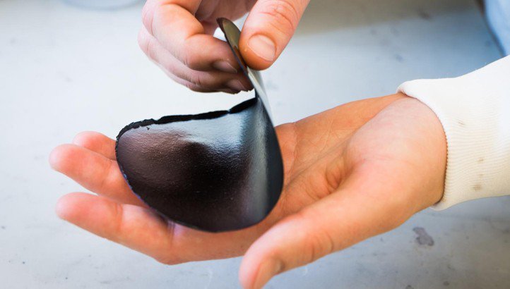 EcoCraigJones's tweet image. Groundbreaking Power Paper can store as much electricity as batteries buff.ly/1lIsDk9