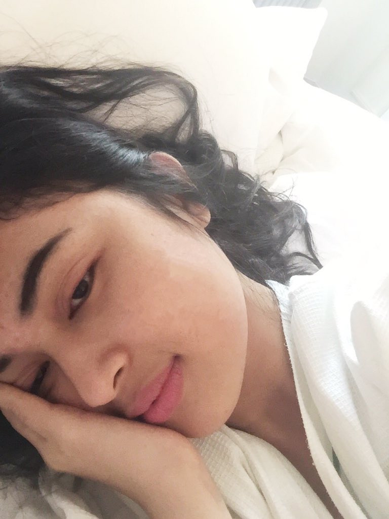 Katanya, saat kita sakit itu salah satu dosa sdg dihapuskan. Mudah"an sakit ini mmbawa berkah ya.. amiiin.. Nite ❤️