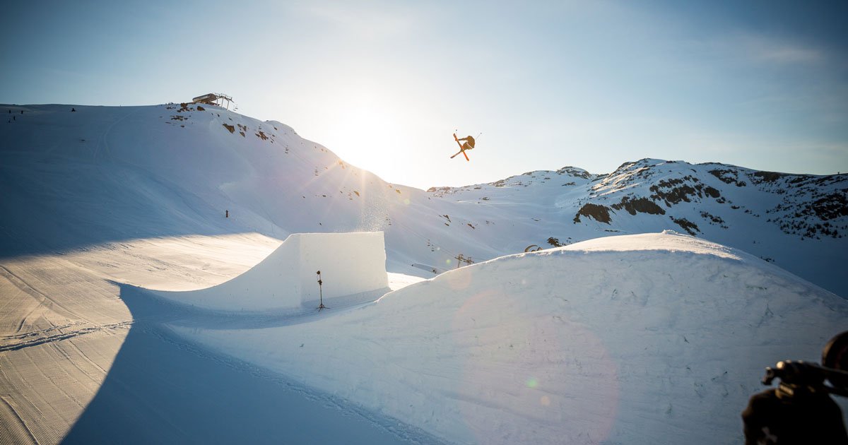 RT <a href="/anonoptics/">anonoptics</a> Jump into the light. Don’t worry, you’ll still be able to spot your landing <a href="/vinnicash/">Vincent Gagnier</a> by <a href="/erikseo/">Erik Seo</a>
