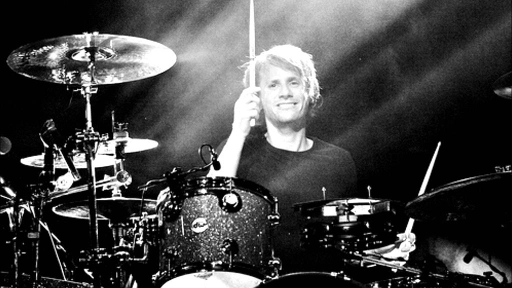 Happy birthday to my favourite drummer  Cheers! 