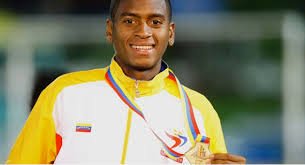 revistamaraton's tweet photo. El criollito corredor  Marvin Blanco acaba de romper récord Nacional de los 10.000  con una marca de 28.31 en USA. https://t.co/gIm1my1SyF