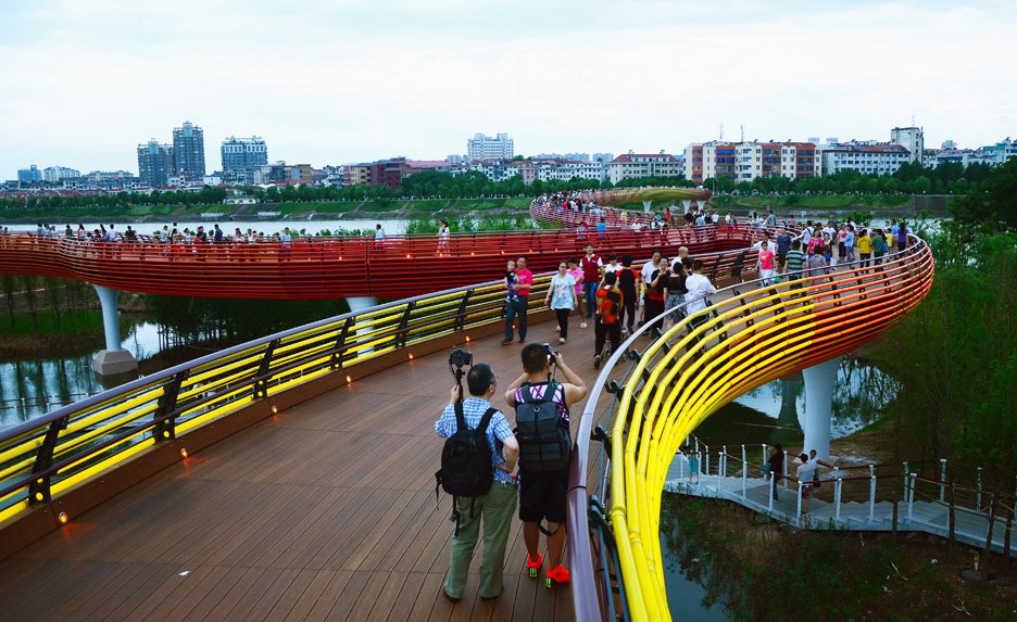 dezeen's tweet photo. Terraces of plants in Yanweizhou Park "control floods in an ecological way" https://t.co/wOUlCTj1on #WAF2015 https://t.co/p0rzWvvZxw