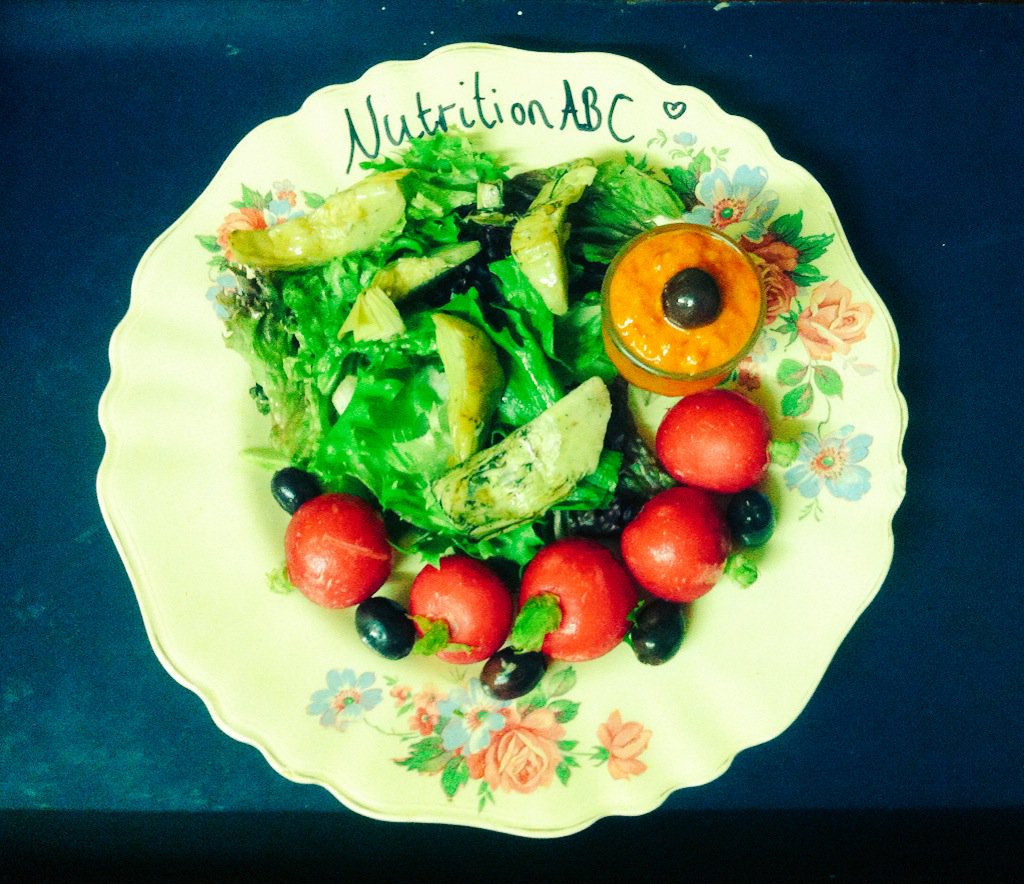 nutritionabc's tweet photo. Olives, radishes, artichoke heart and home made pepper dip! all the yummy things!! #nutritionabc #vitA #vitC #vitB6 https://t.co/9MKjqZzsXr
