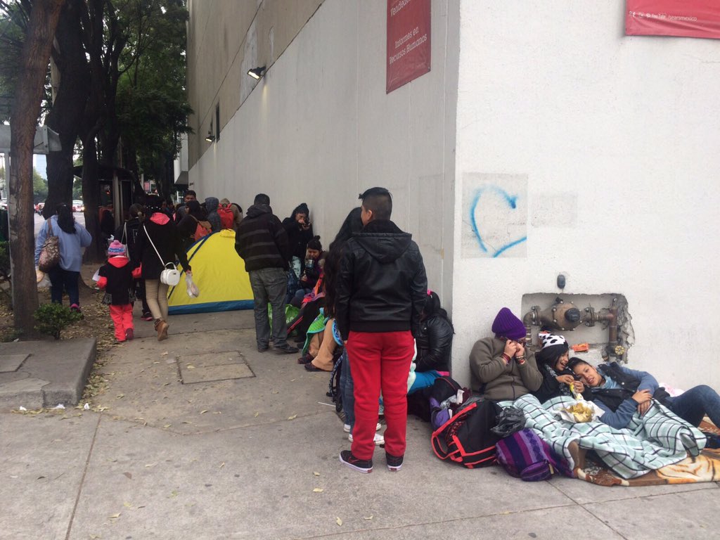 AbrahamMateo's tweet image. Abrahamers del D.F(MEX),GRACIAS a tod@s los q estáis acampando desde ayer para la firma #AreYouReady?📀
Os veo en7h!😍