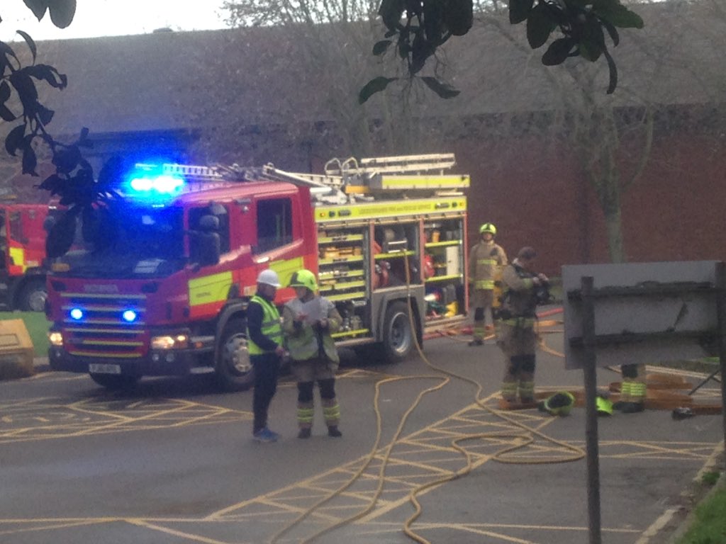 lfrsspecialist's tweet photo. Thanks to @Leic_hospital for the use of your premise today #Incidentcommand #makingthingssafer , realistic scenarios https://t.co/UGrECzs6Vm