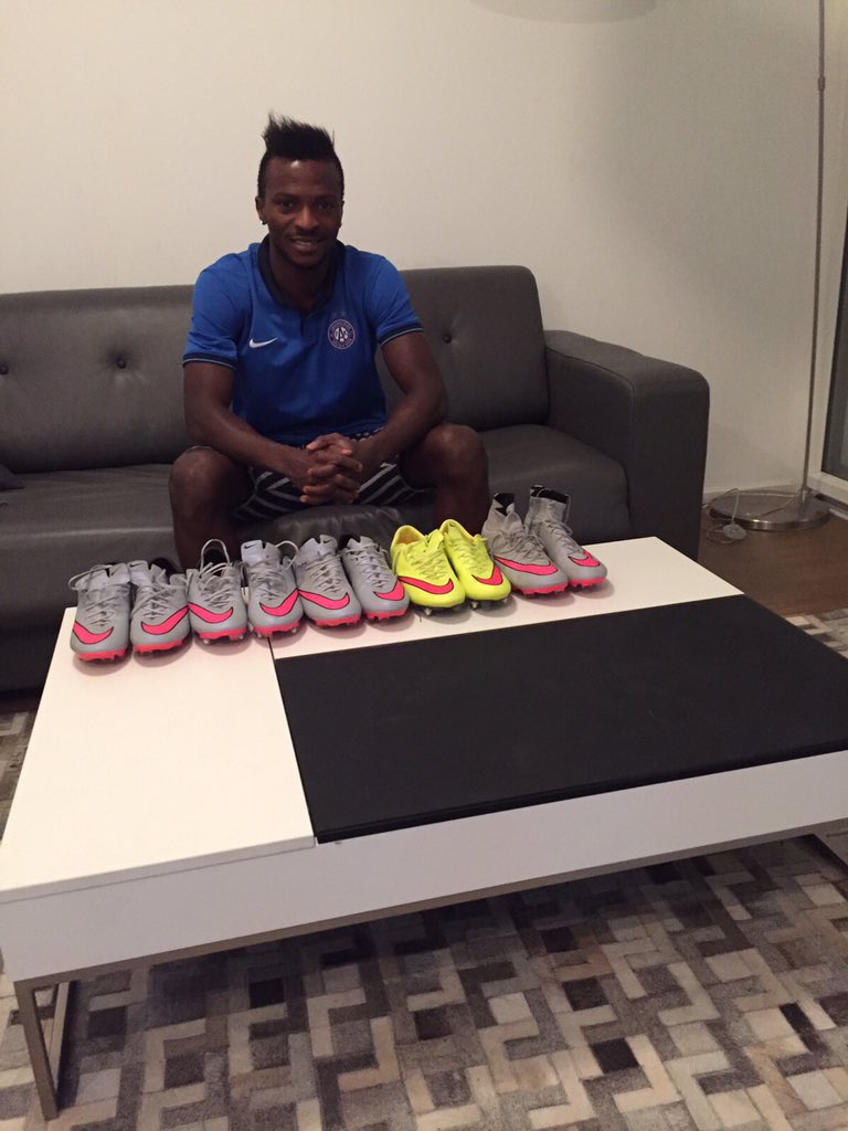 larry_kayode's tweet image. I give five pairs of my shoes to you on this wonderful day.Just retweet AND follow me until Thursday💜@FKAustriaWien