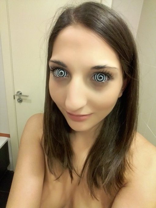 As&iacute; me he quedado al verme en la lista de @duniamontenegro en @pornogafapasta https://t.co/GBV7zhiK1j<a class="tags" target="_blank" title="On Twitter" href="/?out=eyJ0eXAiOiJKV1QiLCJhbGciOiJIUzUxMiJ9.eyJpYXQiOjE3MjA5NjU2NDQsImlzcyI6InR3cG9ybnN0YXJzLmNvbSIsIm5iZiI6MTcyMDk2NTY0NCwiZXhwIjoxNzUyNTAxNjQ0LCJyZWRpcmVjdF91cmwiOiJodHRwczovL3R3aXR0ZXIuY29tL2R1bmlhbW9udGVuZWdybyJ9.fKArwiGYI2EZDVUViD3XuWuf5nT3Fxo7jQUUdSRkFO-RvttvmvWIRulE-20gTQ4xC5l8YICND44-0hNr_e69PA">@duniamontenegro</a>