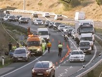 RututiandoenRD's tweet photo. NO AL TAPON! No te pares Cuando haya un accidente, para ver. Recuerda: eso provoca TAPONES. @AMETRD @hugoberas https://t.co/Mr20lbQnrY