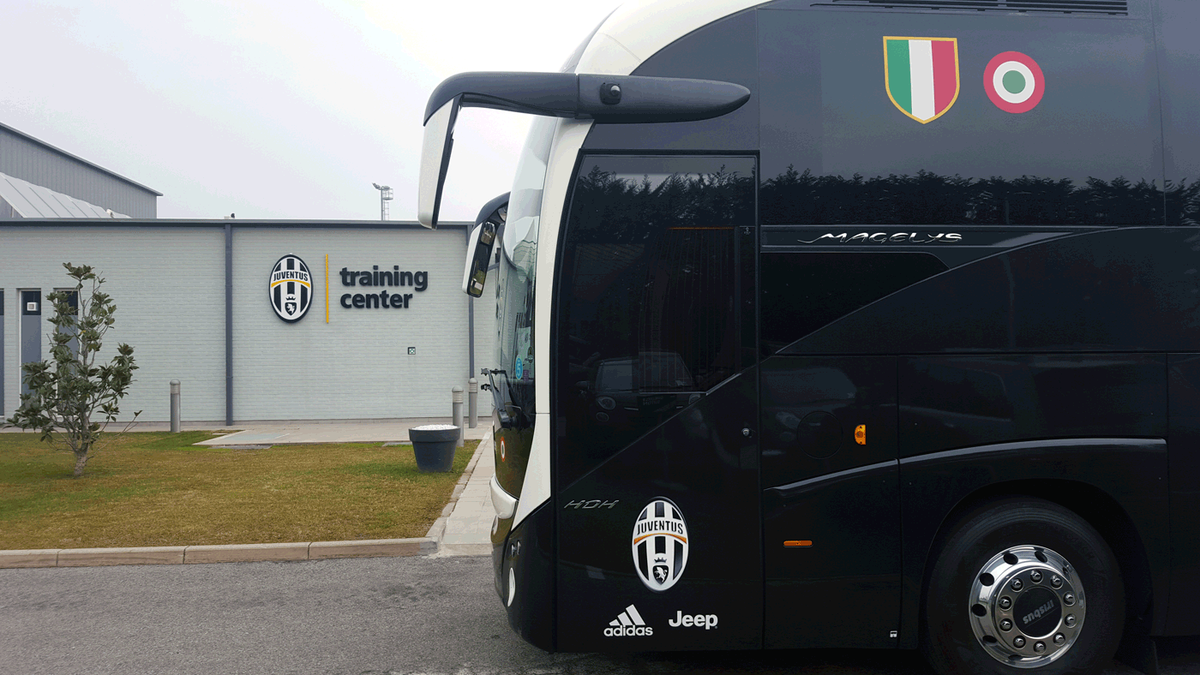 juventusfc's tweet photo. CONVOCATI - L'elenco di chi affronta la trasferta #SivigliaJuve, e di chi rimane a Vinovo:  https://t.co/ED7ILp3hC6 https://t.co/wBehIk9CLT