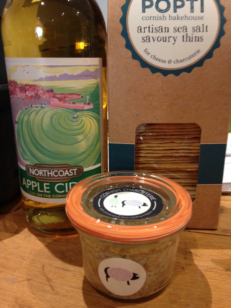 Get this gift if you spend over £45 in the Cider Barn; complimentary mulled wine &amp; mince pie too #Christmas