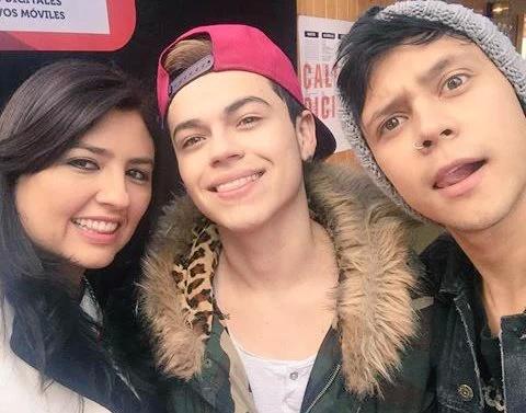 BatinoviasPER's tweet photo. Carajo, llegaron los mas bellos y la mas bella #RedMotion @Soymarioruiz @RKARTISTA @linamcaceres 

~Dise❤ https://t.co/67sJg3adtN