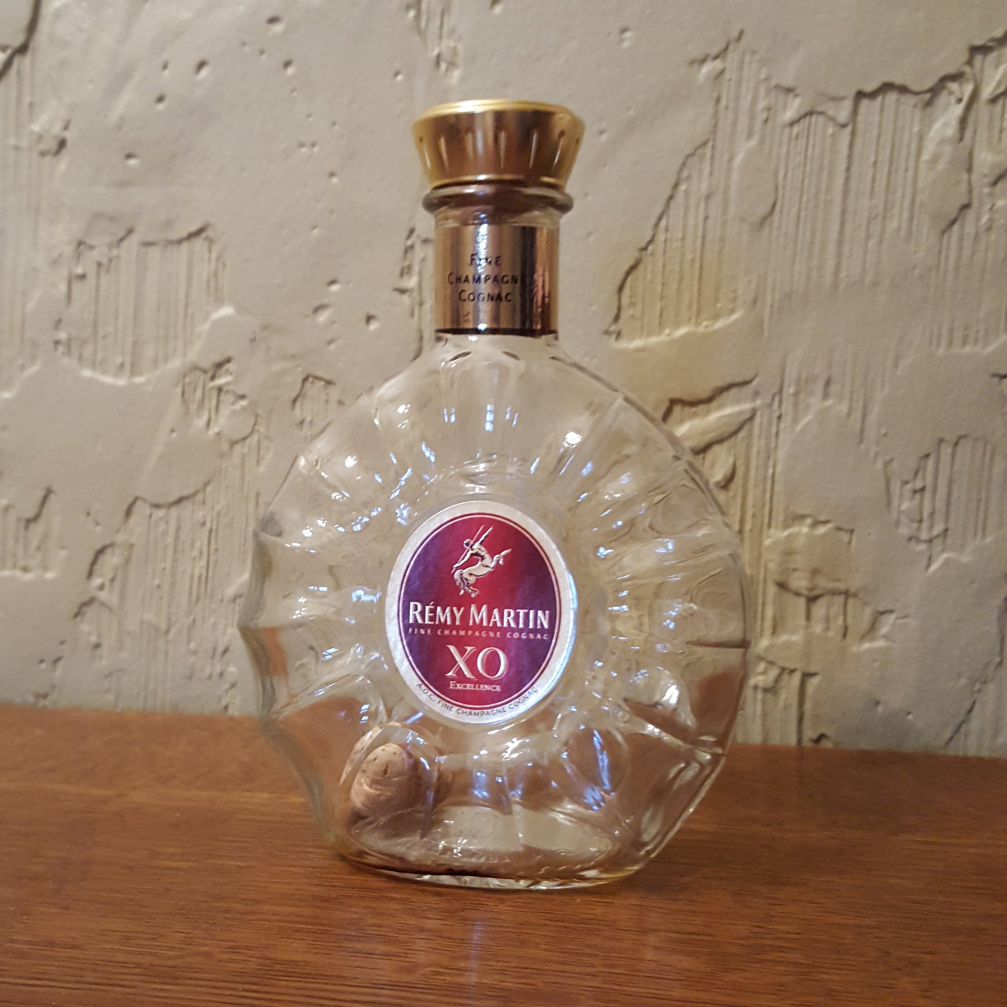 Champagne for my real friends and real pain for my sham friends.
Tom Waits
Happy Birthday 