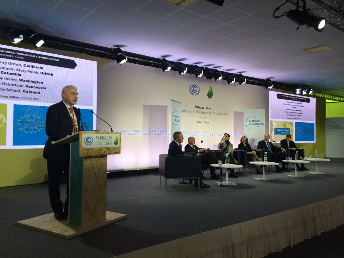 UNFCCC's tweet photo. At #COP21, governors &amp; mayors commit to deep emission reductions (PDF): https://t.co/4ofuQrC5vX https://t.co/U9xg01u5dJ