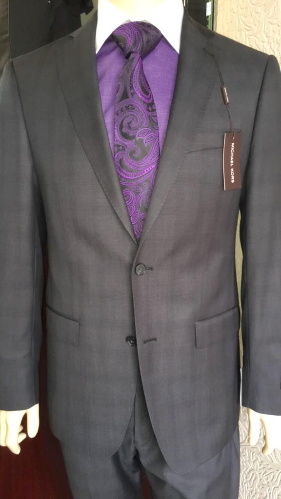 SamMichaelsMens's tweet photo. Start your week off right in a #MichaelKors #Suit. #Monday #Tie #DressSharp #Style #Fashion #Menswear #SamMichaels https://t.co/k8RxnFAUZb
