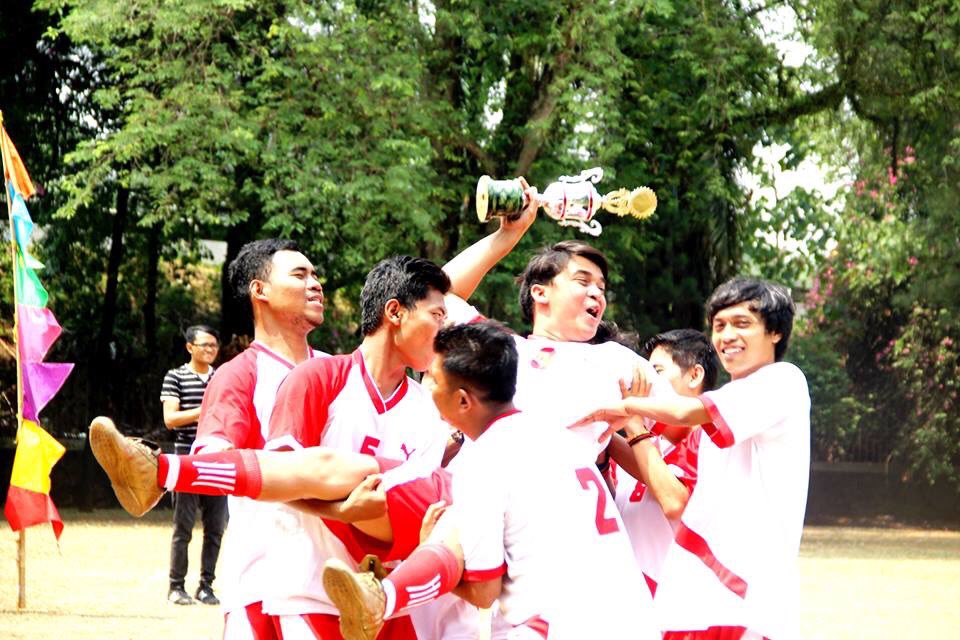 cassandrasleee's tweet photo. Guyss bsk tayang di @SCTV_ jam 22.30 FTVku With @bangbily By @OfficialASPro 'Ketendang Bola Cinta' nonton ya https://t.co/hjB5ysjHpz