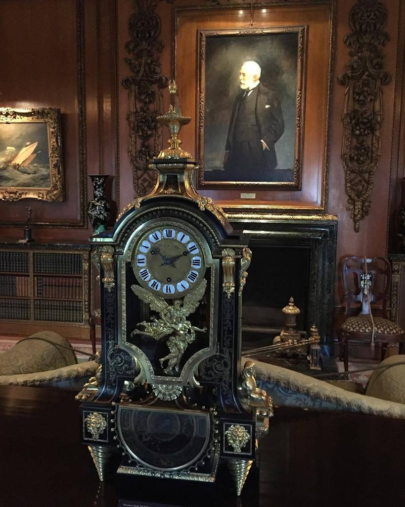 frickcollection's tweet photo. The Library. #EMPTYFRICK #thefrickat80 https://t.co/iGEe7C3cjt https://t.co/Zb7iu75tdN