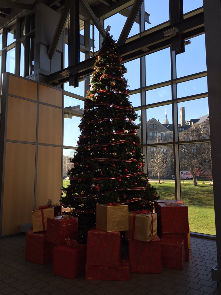 CatholicUalumni's tweet photo. The most wonderful time. 🎄 #howIseeCUA #basiligram https://t.co/T9SzdldqOL