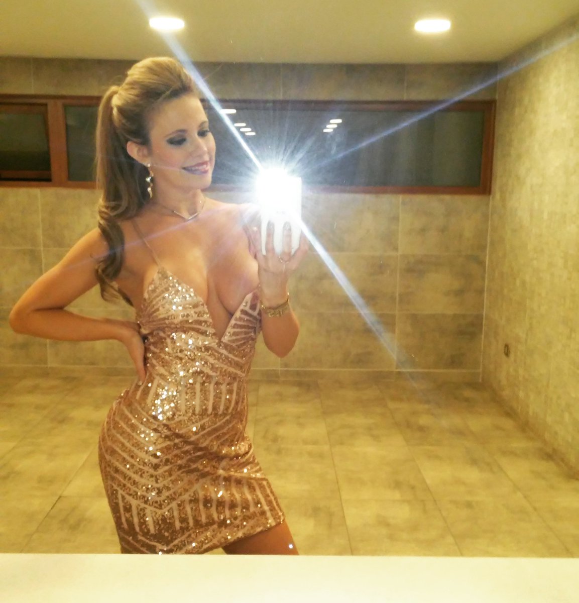 aynaraedermodel's tweet photo. Matri del FDS..Gracias a "Boutique Simplemente Linda Talagante" (pagina face) por Vestirme ! ♥ ♥  ♥ https://t.co/yzBQPrpWOV