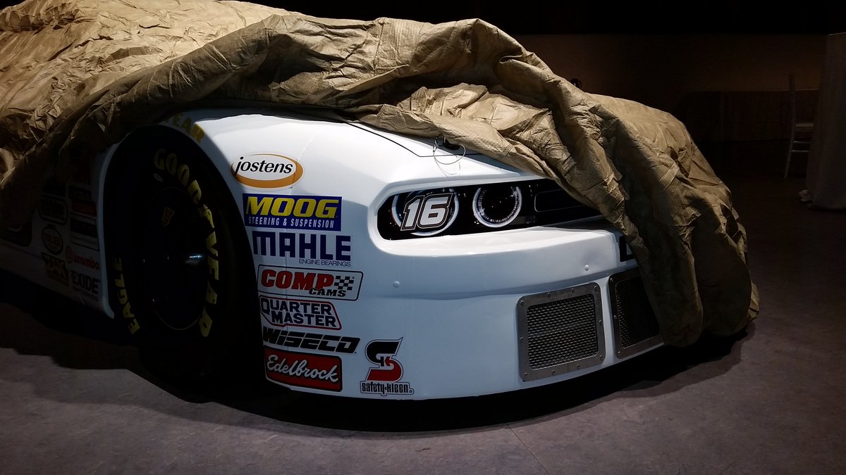NASCARFLAGGER's tweet photo. Tune in to @FansChoiceTV and @NASCARHomeTrack at 1pm for todays #NASCAR Canadian Series Entitlement Sponsor Reveal https://t.co/W63IHtHqvL