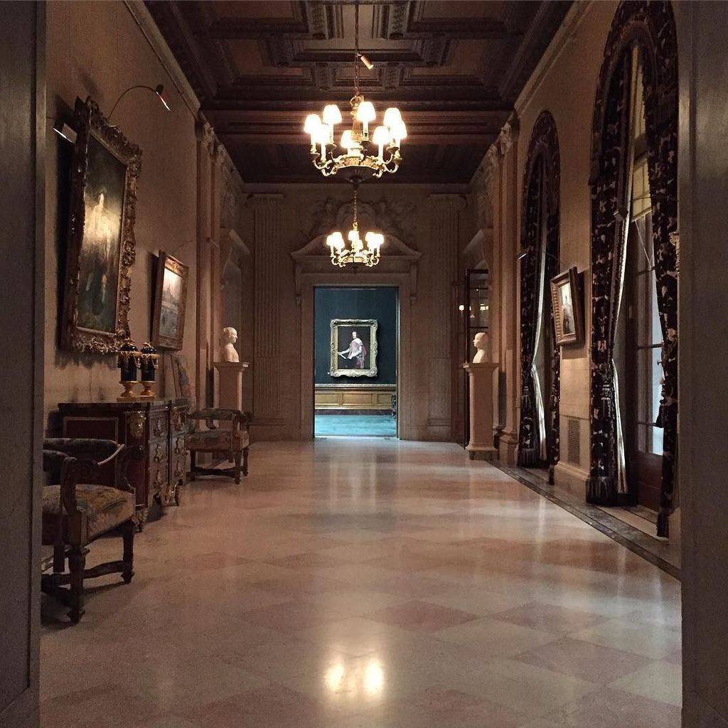 frickcollection's tweet photo. North Hall. #EMPTYFRICK #thefrickat80 https://t.co/cGZu05rbP5 https://t.co/ZNMpC3wUko