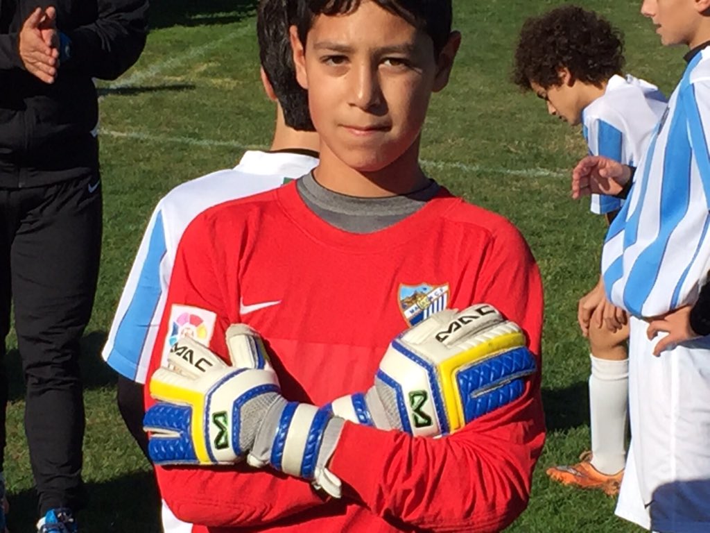 Macporteros's tweet photo. Paco,portero alevín del CD Vera, en un torneo con el @MalagaCF este pasado fin de semana en Estepa #grandes promesas https://t.co/p6JICXnu03