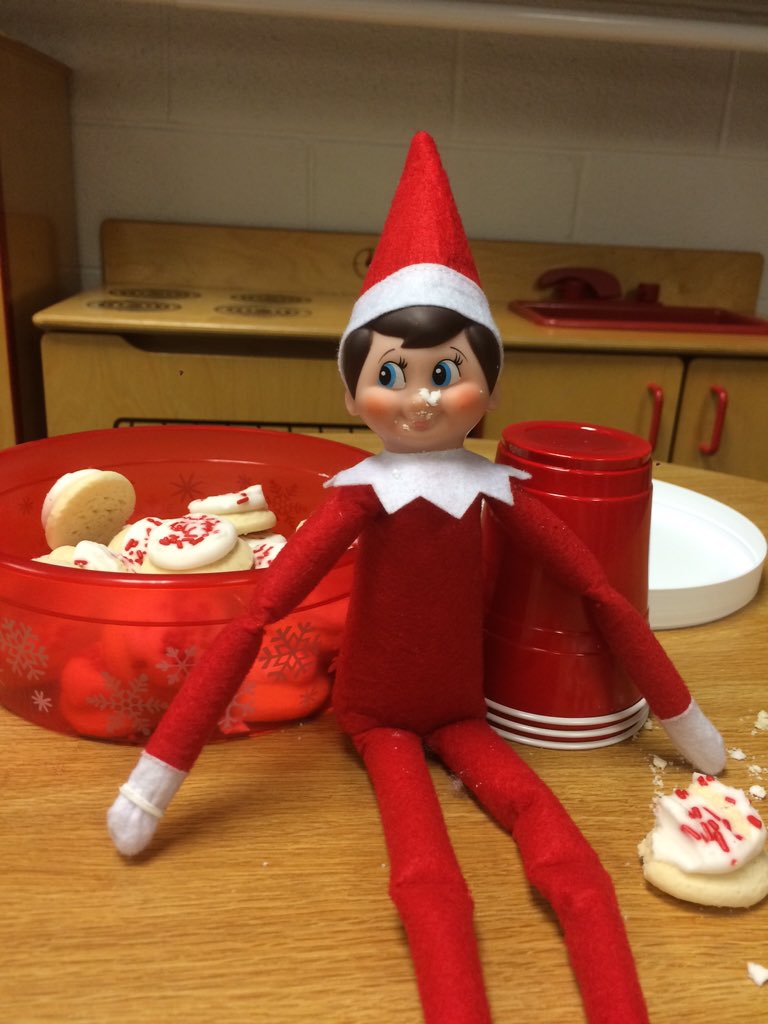 MrsBrosigsClass's tweet photo. It's dessert day for #PBIS and snowflake just couldn't wait! Elf-sized cookies! https://t.co/C4xMkJ6x1K