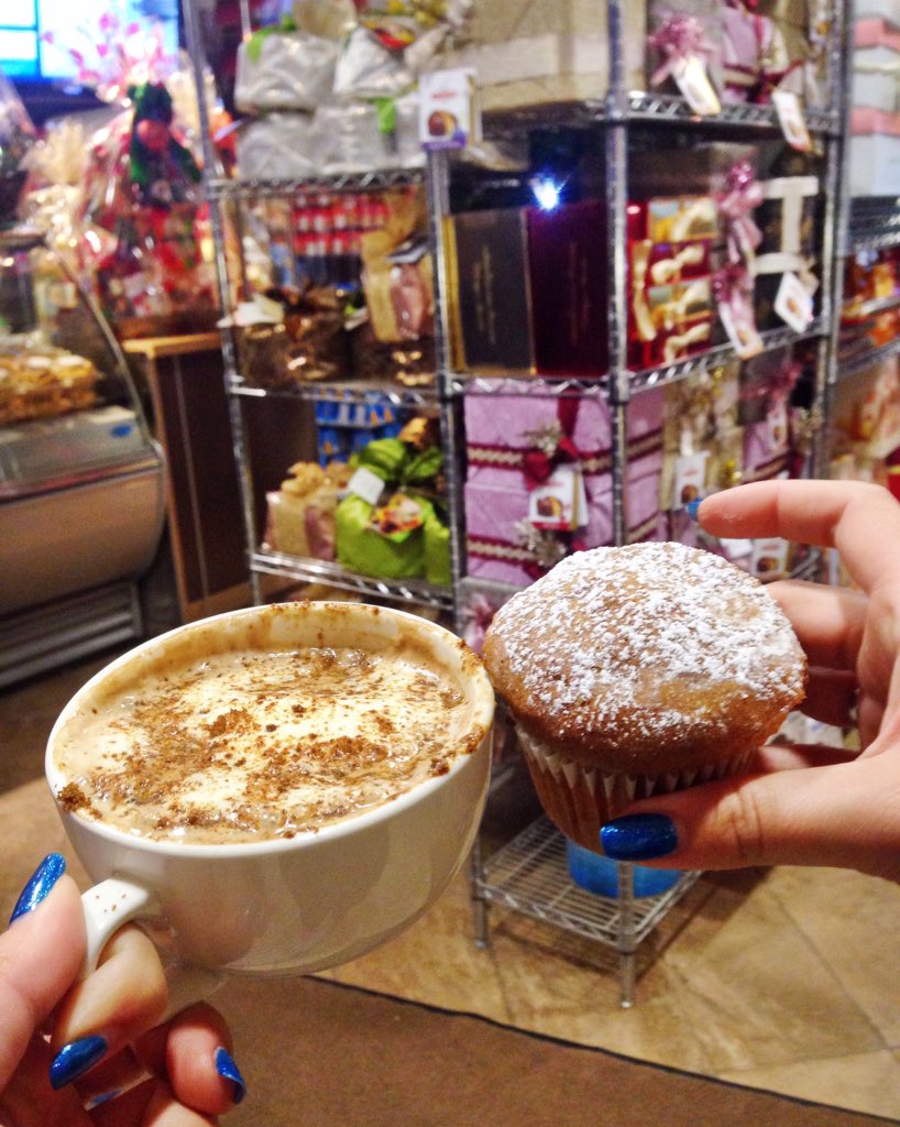 SanRemoBakeryTO's tweet photo. 'Tis the season for Gingerbread e'rythin #YouCantCatchMe #ImTheGingerbreadMan https://t.co/xY5hytIHVl