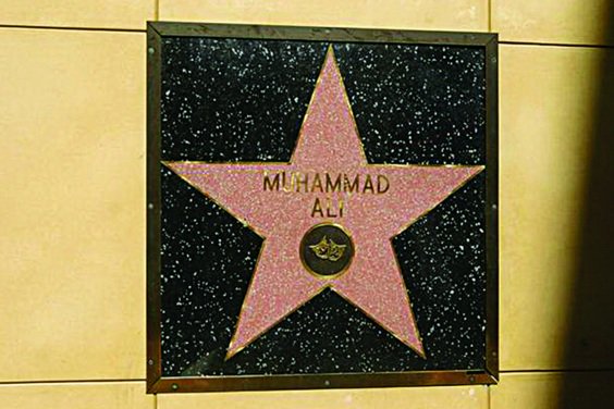 Neden Bir Tek Muhammed Ali’nin Yıldızı Duvarda..?  <a href="/izzetcapa/">Izzet Capa</a> bit.ly/1lIr85A