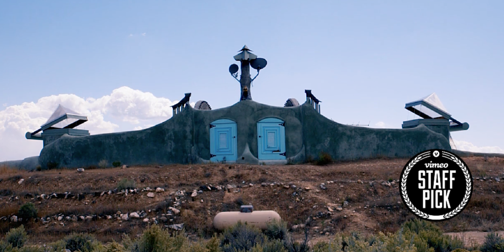 Vimeo's tweet photo. In New Mexico, some people are living in Earthships, a.k.a. off-grid homes made of garbage. https://t.co/uI6HiDXxzL https://t.co/ZuWfxgYF7h