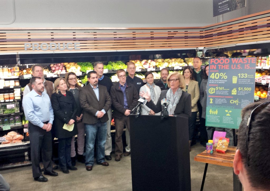 Happy to be a part of <a href="/chelliepingree/">Congresswoman Chellie Pingree 🇺🇸🇺🇦</a>'s #foodwastebill announcement today. Reduce #foodwaste, reduce #hunger.