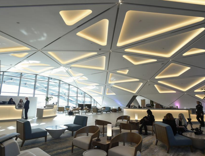 denbizjournal's tweet photo. This is cool -- WATCH: @DENAirport's new hotel built in about 120 seconds: https://t.co/PwKxcASWKQ https://t.co/kMdgvHyg3f