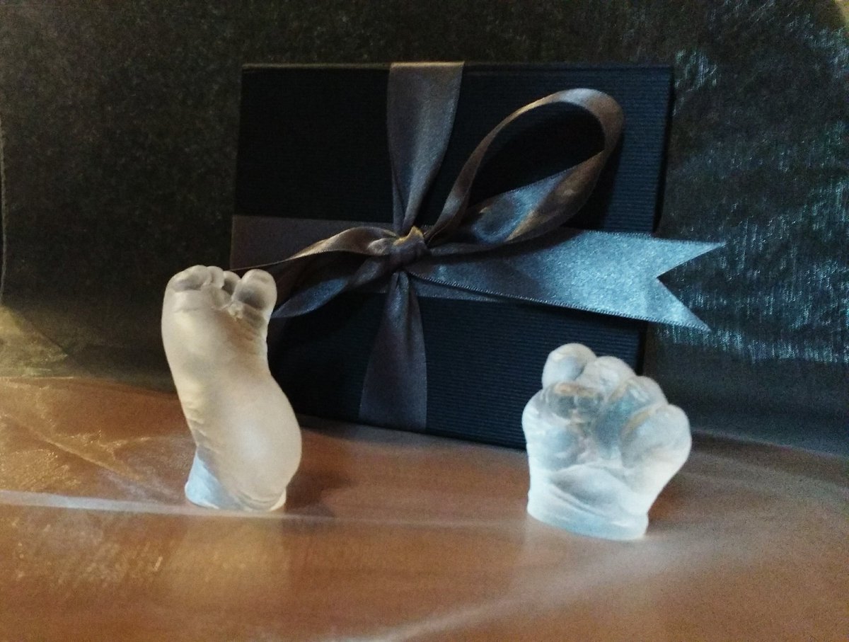 lifeMoulding's tweet photo. Our glass baby hands and feet also avalible in pink and blue. https://t.co/6Y5yMXdhS0