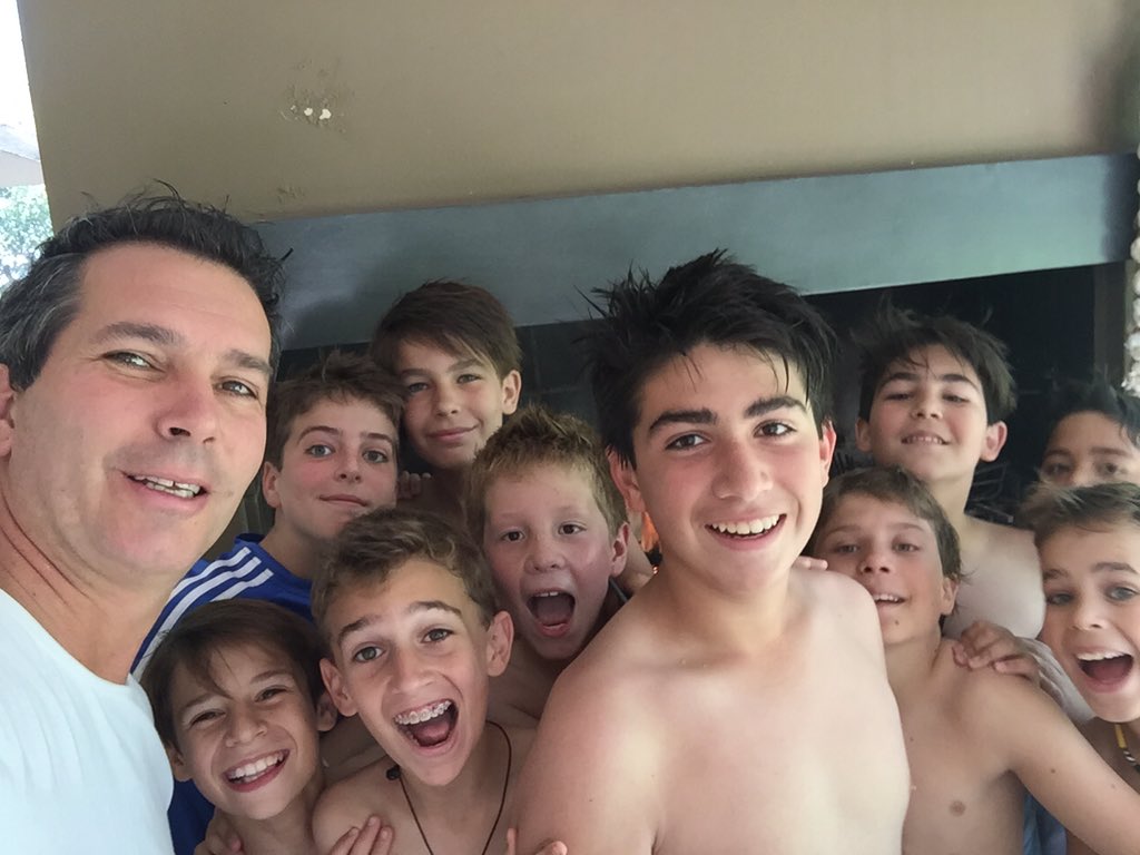 cossarmarcelo's tweet photo. Gran asado fin de curso 6to grado con los compaΓ±eros de Santino . #VamosCastel https://t.co/cKdwcttbMM
