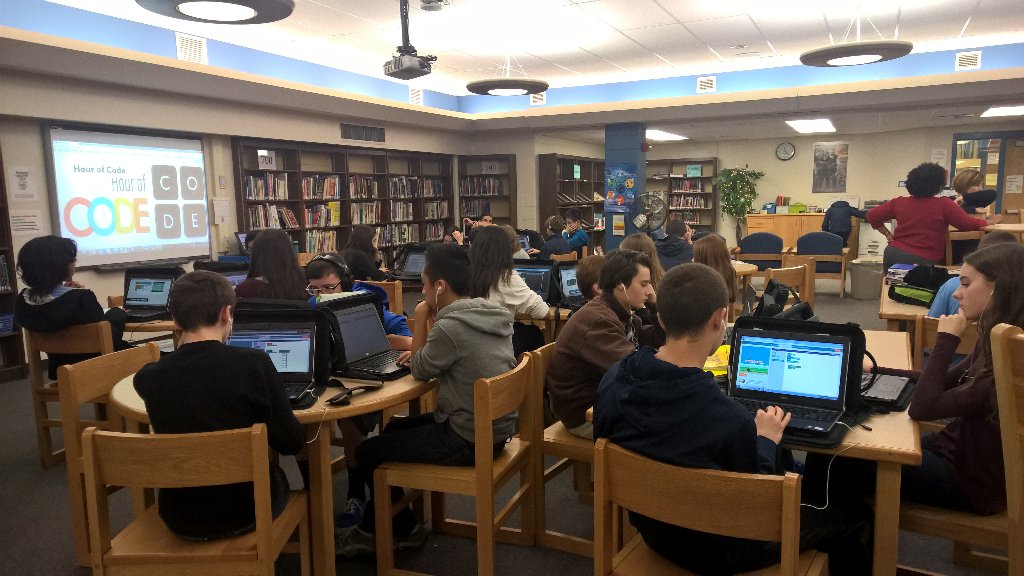 diannekrause's tweet image. More #hourofcode with WMS 8th grade! #codeed #code #wmsinnovates #wisslearns