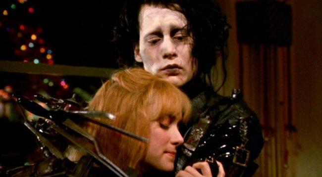 mtvspain's tweet photo. Hoy 'Eduardo Manostijeras' cumple 25 años. ¿Cuál es tu película favorita de Tim Burton? https://t.co/CxnJn17VED https://t.co/aQ5B03S9us