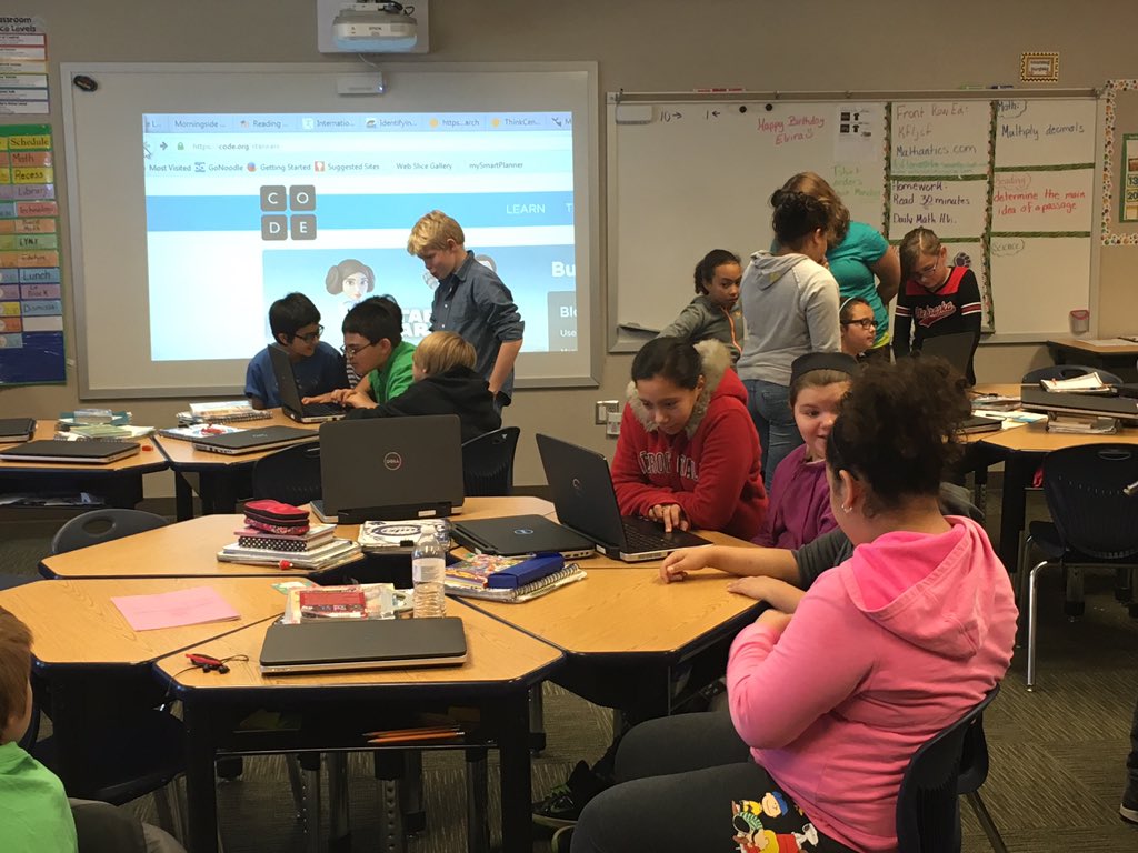 sctechbuzz's tweet image. Our first practice for #HourOfCode #codeolympics @SteveWatts_ @loesshillselem