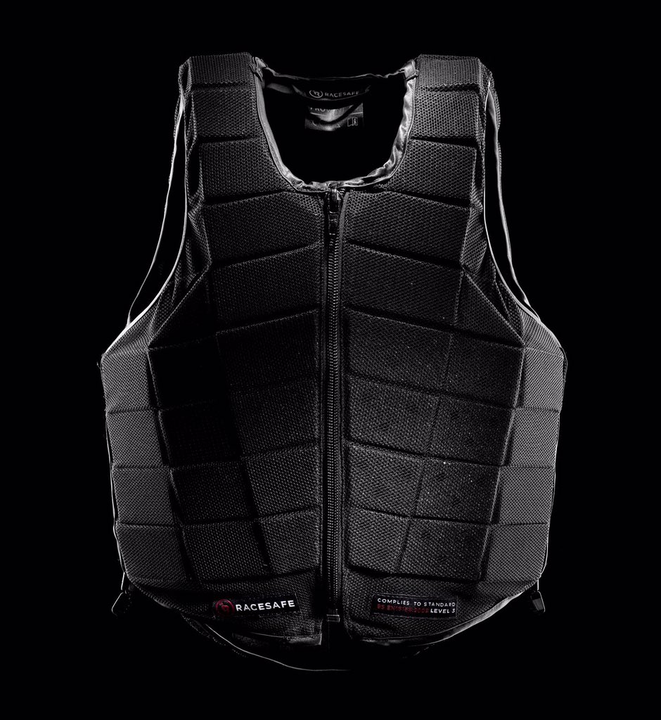 RacesafeEq's tweet image. Breath this winter with the new #Racesafe ProVent 3.0. #breathableprotection #BETALevel3 #wearthebest