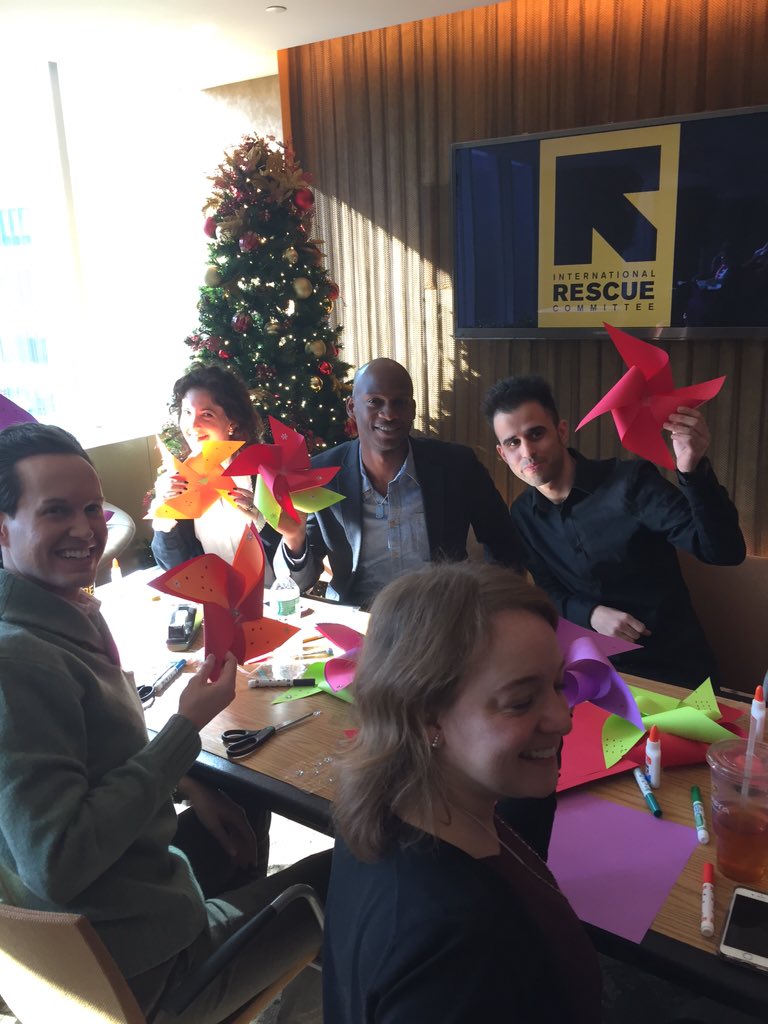 pamhacker212's tweet photo. Wrapping warm clothes and making pinwheels for kids for @theIRC to help local refugees in NYC #HBOInspires https://t.co/sa37tLPi7t