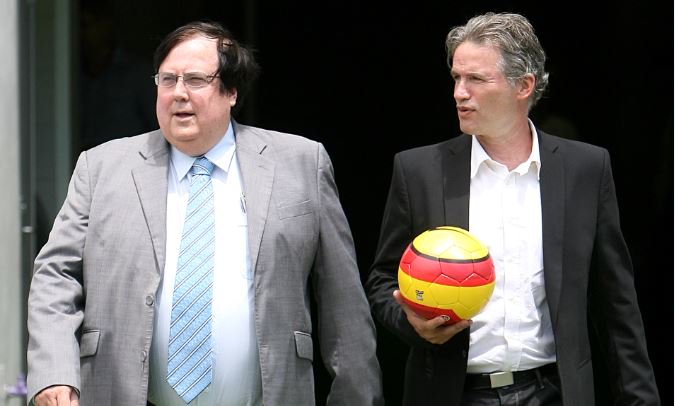 FOXFOOTBALL's tweet photo. This was the moment Clive Palmer gave up on football, starting the demise of Gold Coast Utd
https://t.co/cd6J6t2fhK https://t.co/VzdodIV3UH