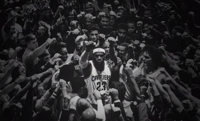 infosportplus's tweet photo. #NBA : Pour la première fois depuis sa création, #Nike a signé un contrat à vie avec un athlète : LeBron James ! https://t.co/BiFnge0n6L