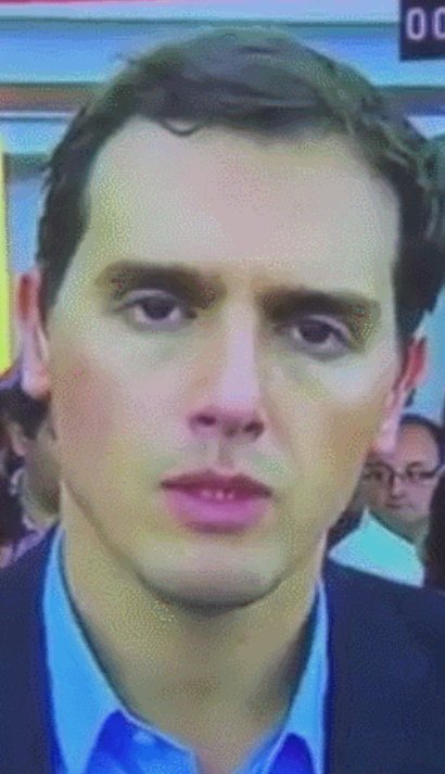 PauMarinGaitero's tweet photo. ¿Albert?..¿todo bien? #7DElDebateDecisivo https://t.co/jU0C9oBtOk