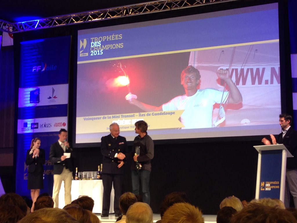 SailorsRaces's tweet photo. Un trophée pour Fred “@VoileBanquePop: #MarinAnnée15 800-@FDenisSkipper vainqueur de la #MiniTransat2015 ! #Bravo https://t.co/c4JBNLQVKm”