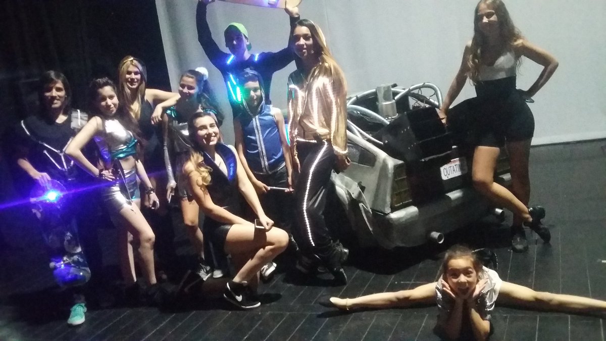 Obertura... LED.. volver al futuro...