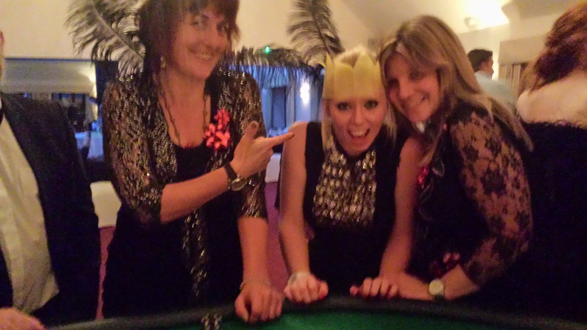 This lady was losing until she put her lucky yellow Xmas hat on, next deal she got a blackjack!! #xmasparty