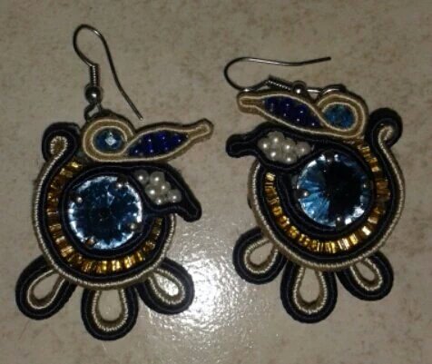 AryaHargreaves's tweet photo. #beautifulpresent Bellissimi orecchini #soutache handmade by @DebbyTosi la foto non rende! https://t.co/cKzfCxRmtK