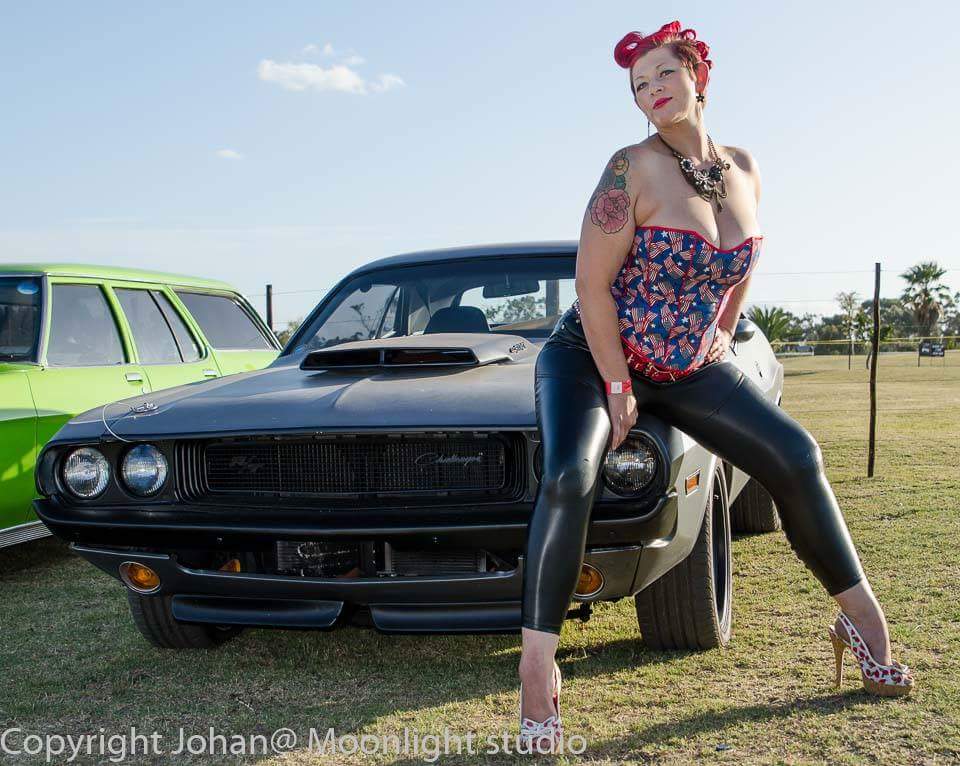 brugge_te's tweet photo. Rockabilly 2015 Bombshell https://t.co/tpJ0joJmaz