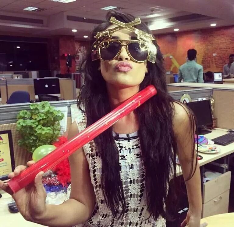 SeherAnd's tweet photo. @asjadnazir #SurbhiJyoti #MakeAMemeMonday #FanPower #FunyMeme #AsjadNazirSexyList2015 https://t.co/gO3a5ESex3